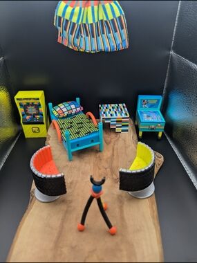 L.O.L. Surprise! Bright Multicolor Doll Room Set with Blue Bed